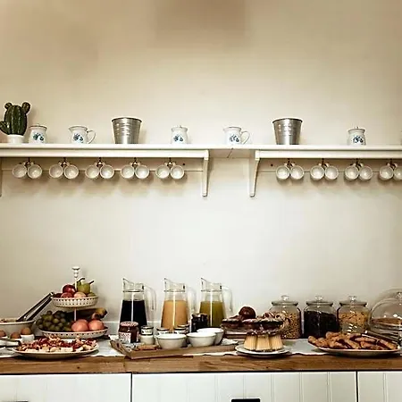فندق مبيت وإفطار La Dimora Di Teti 3*
